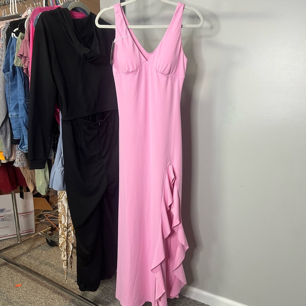 HALARA NWT Pink V-Neck Ruffle Maxi Dress SIZE SMALL